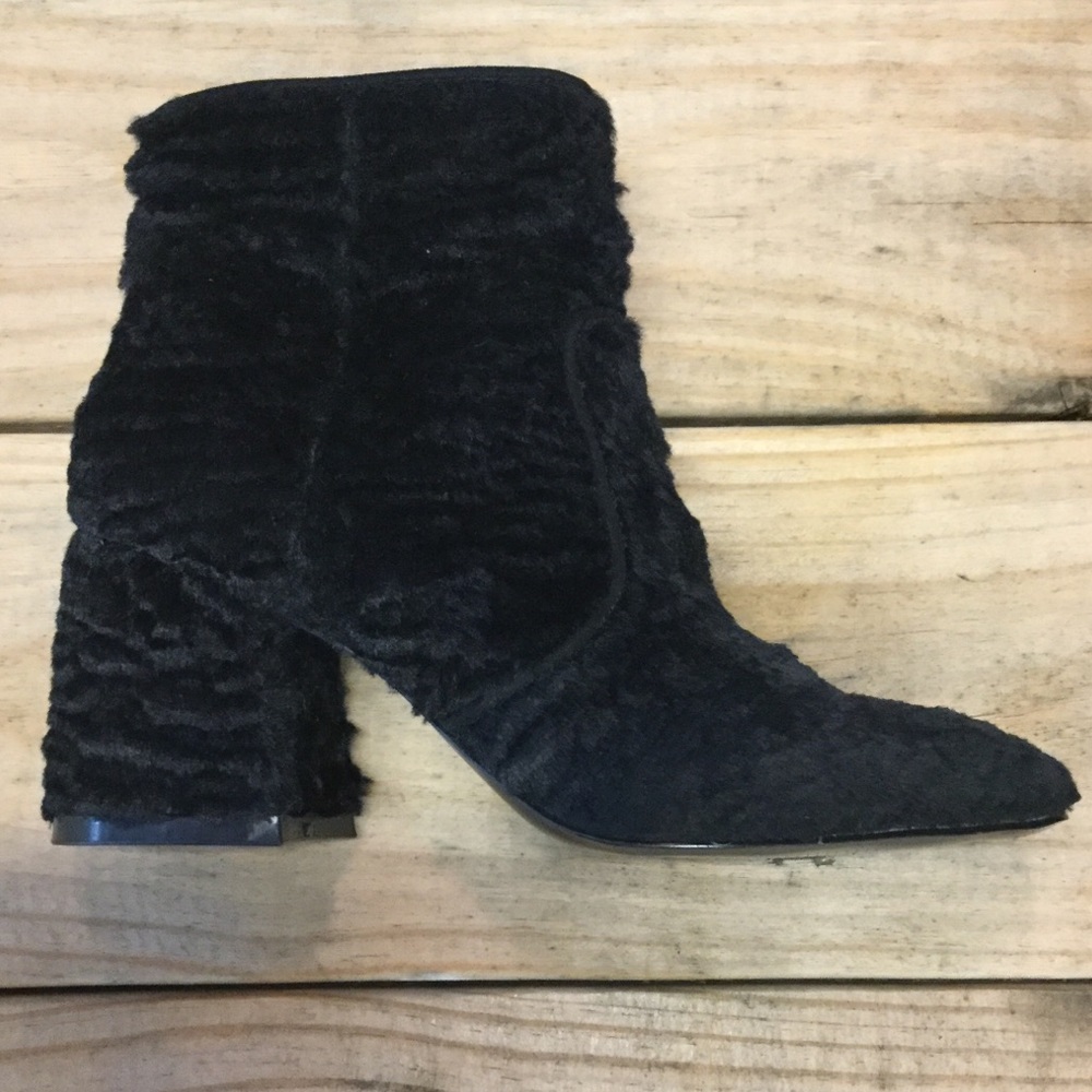 New Nine West Black Flocked Furry Fuzzy Booties